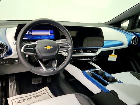 Used 2026 Chevrolet Equinox EV LT FWD image 12