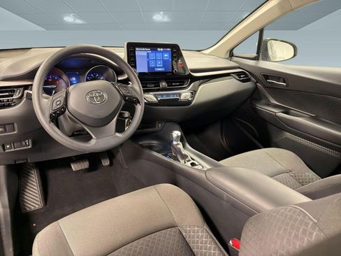 Used 2021 Toyota C-HR LE image 28