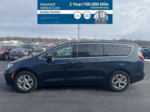 Used 2024 Chrysler Pacifica Limited image 6