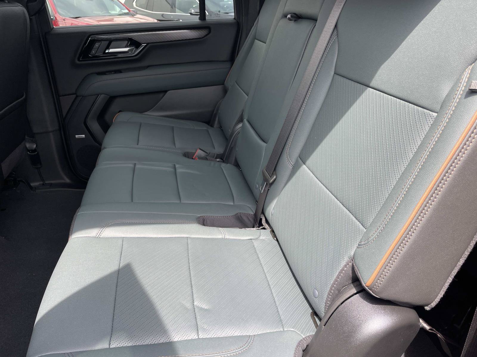 New 2026 GMC Yukon XL AT4 AWD/4WD image 24
