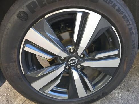 Used 2023 Nissan Rogue SL w/ SL Premium Package FWD image 9
