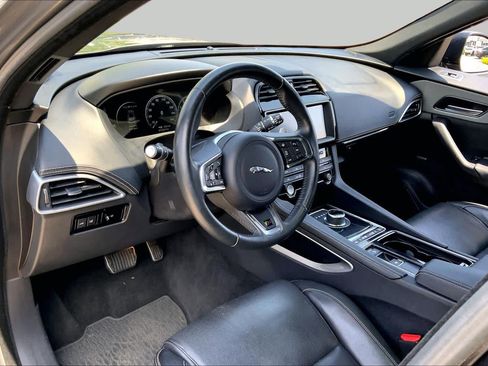Used 2018 Jaguar F-PACE S AWD/4WD image 16