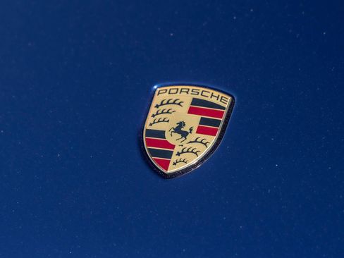 Certified 2026 Porsche Macan AWD/4WD image 17