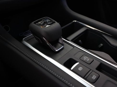 New 2025 Nissan Pathfinder SV image 31