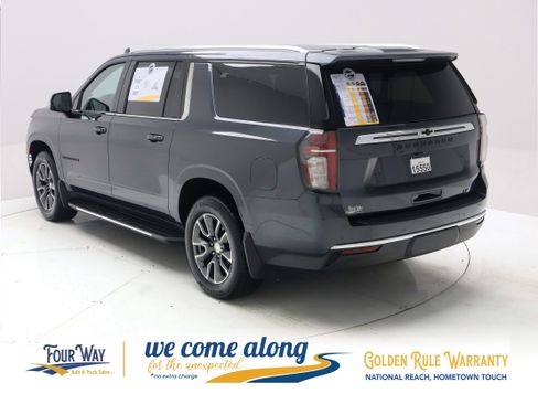 Used 2021 Chevrolet Suburban LT w/ LT Signature Package AWD/4WD image 6
