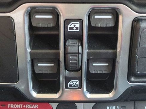 Used 2024 Jeep Wrangler Unlimited Rubicon 4xe AWD/4WD image 22