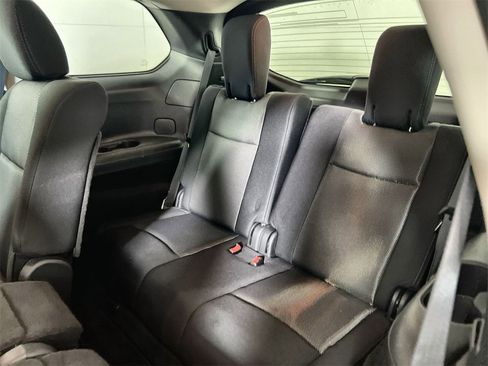 Used 2020 Nissan Pathfinder S image 24