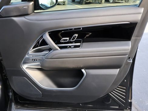 Used 2023 Land Rover Range Rover SE image 11