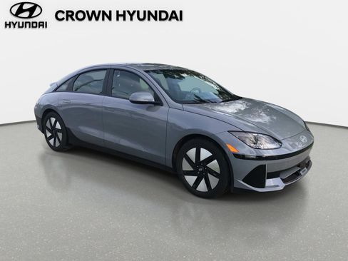 Used 2024 Hyundai Ioniq 6 SE RWD image 3