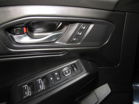 Certified 2025 Honda Accord EX-L image 11