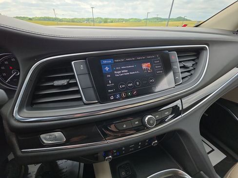 Used 2021 Buick Enclave Premium w/ Sun and Sites Package image 16