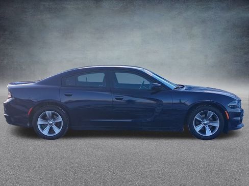 Used 2015 Dodge Charger SXT image 5
