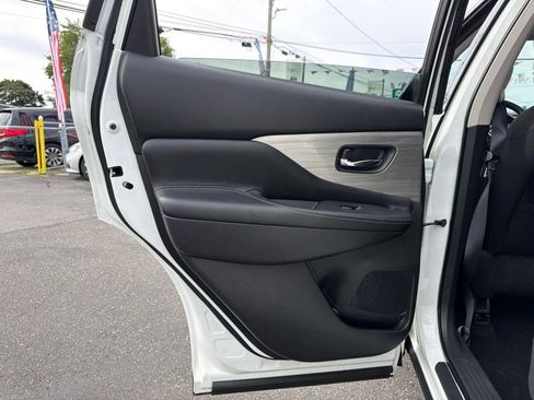 Used 2017 Nissan Murano S AWD/4WD image 24