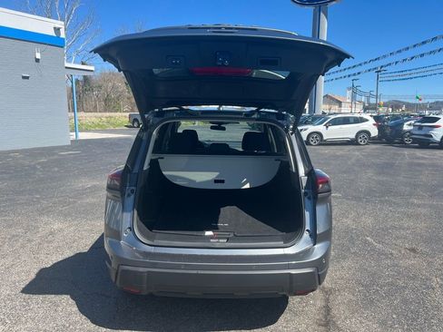 Used 2025 Nissan Rogue SV AWD/4WD image 26