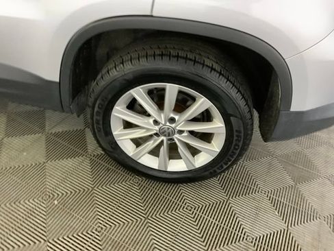 Used 2018 Volkswagen Tiguan Limited AWD/4WD image 37