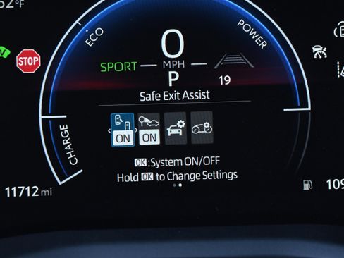 Used 2025 Toyota Camry SE image 31