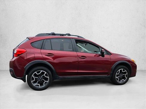 Used 2017 Subaru Crosstrek 2.0i Limited image 4