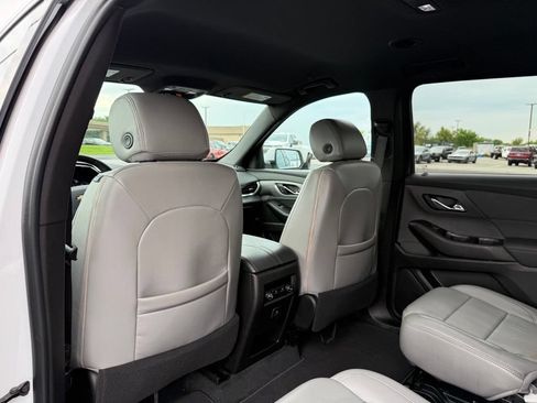 Used 2023 Chevrolet Traverse LT AWD/4WD image 11
