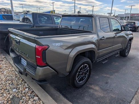 Used 2025 Toyota Tacoma TRD Sport image 2
