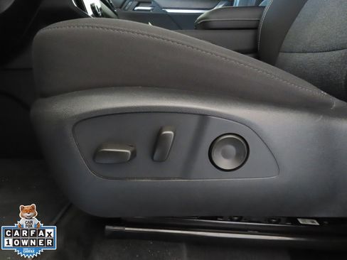 Used 2025 GMC Acadia Elevation image 13