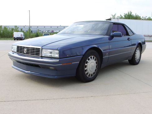 Used 1993 Cadillac Allante FWD image 4
