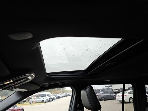 New 2025 Jeep Grand Cherokee Altitude image 17