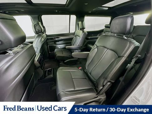 Used 2025 Jeep Wagoneer Series II w/ Premium Group I image 28