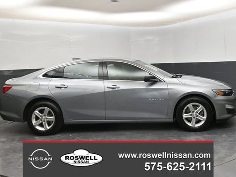 Used 2024 Chevrolet Malibu LS FWD image 1