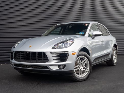 Used 2017 Porsche Macan AWD/4WD image 1