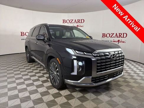 Used 2023 Hyundai Palisade Calligraphy FWD image 1