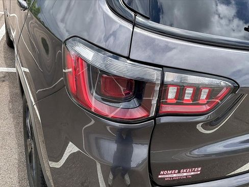 Used 2020 Jeep Compass Latitude image 28