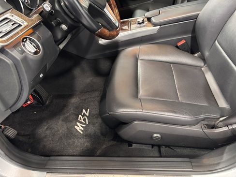 Used 2014 Mercedes-Benz E 250 BlueTEC 4MATIC Sedan image 11