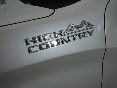 Used 2024 Chevrolet Silverado 1500 High Country w/ High Country Premium Package AWD/4WD image 12