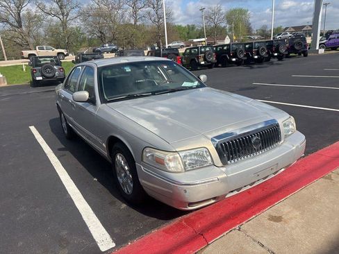 Used 2006 Mercury Grand Marquis LS RWD image 2