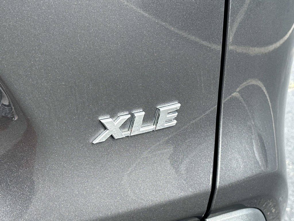 Used 2025 Toyota RAV4 XLE FWD image 10