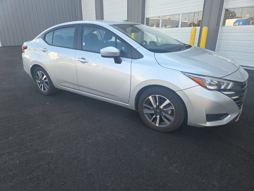 Used 2025 Nissan Versa SV FWD image 14