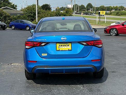 Used 2025 Nissan Sentra SV FWD image 4