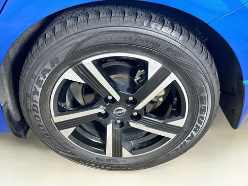 Used 2024 Nissan Sentra SV w/ All-Weather Package FWD image 11
