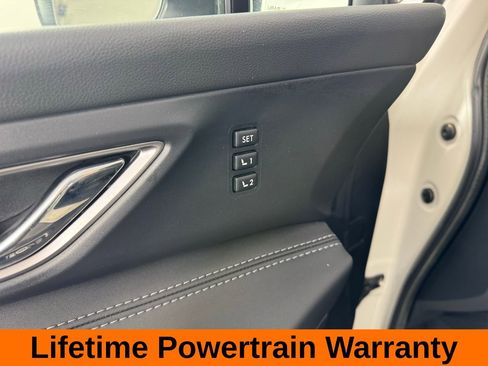 Used 2023 Subaru Ascent Limited w/ Technology Package image 11