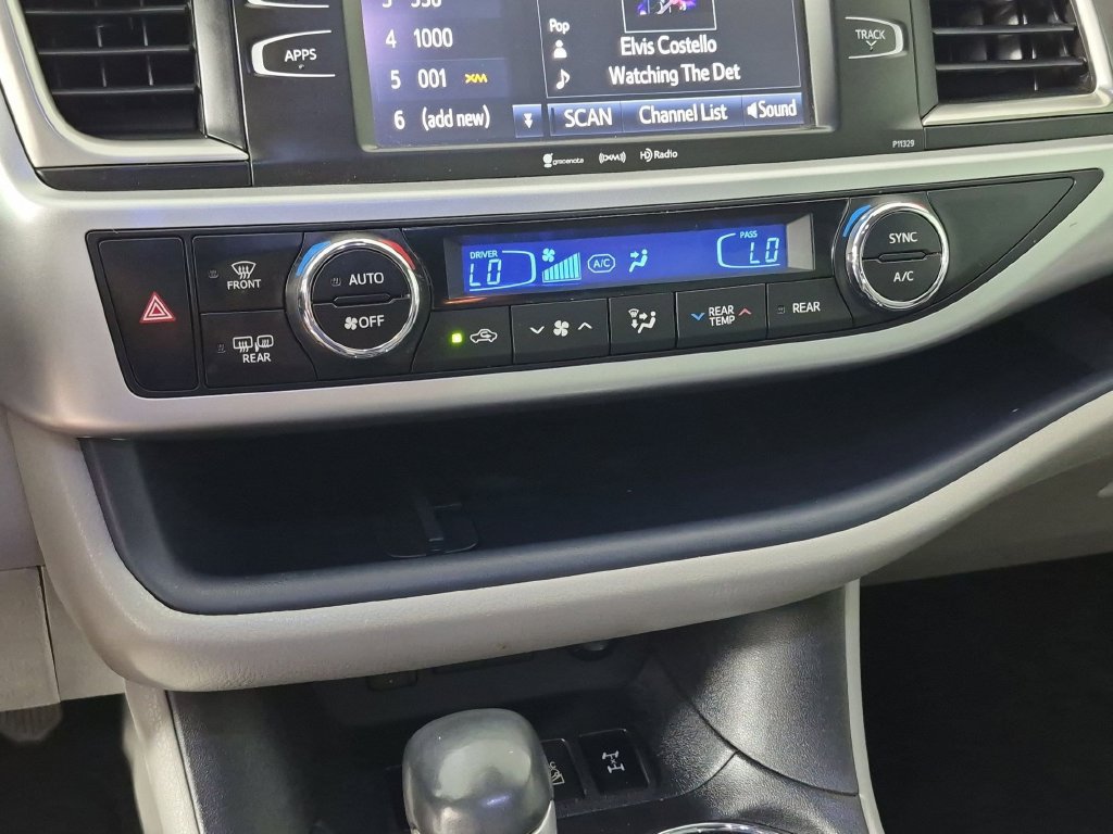 Used 2018 Toyota Highlander Plus AWD/4WD image 26
