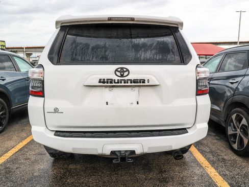 Used 2023 Toyota 4Runner SR5 Premium w/ Moonroof Package RWD image 8