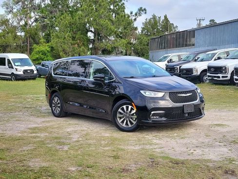 Used 2024 Chrysler Pacifica Limited FWD image 39