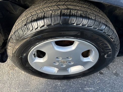 Used 2004 Toyota Highlander Limited image 6