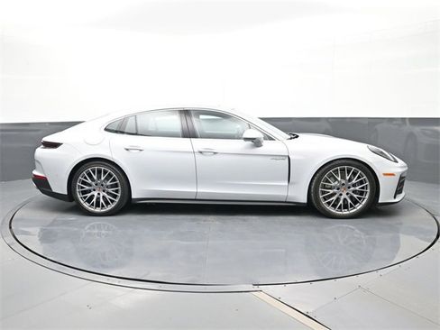 Used 2025 Porsche Panamera 4 image 24