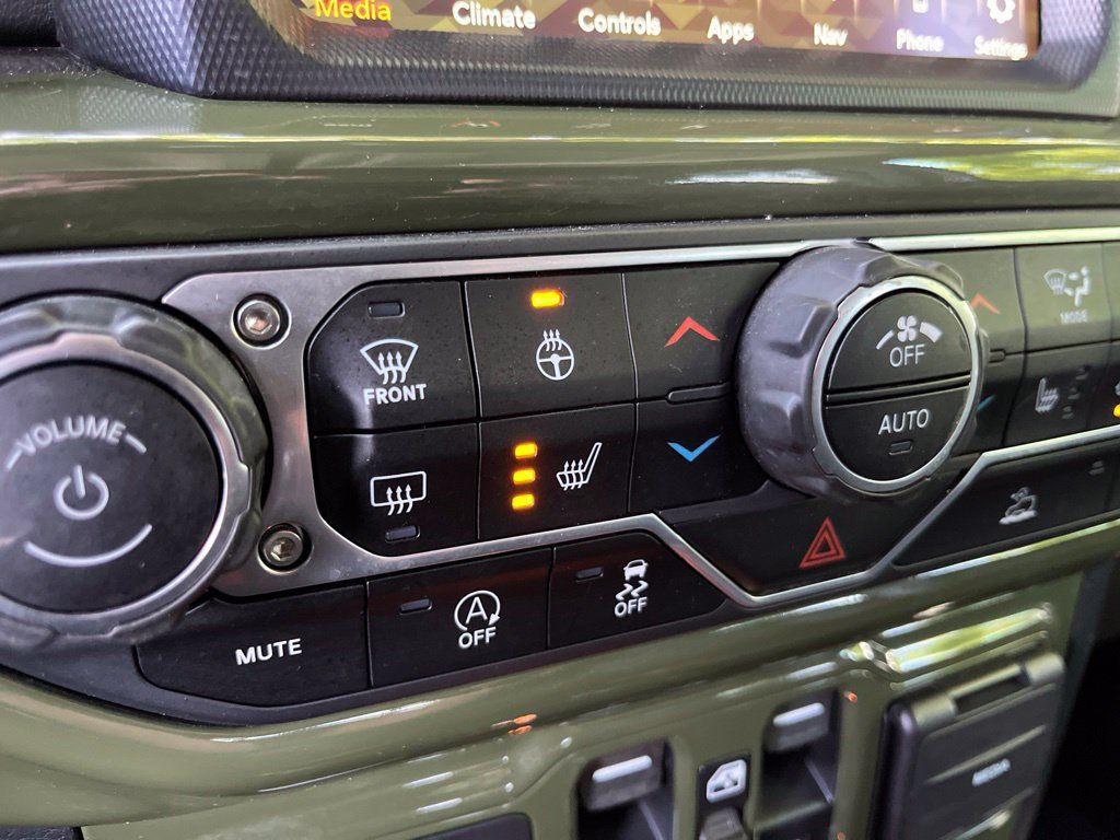Used 2021 Jeep Gladiator Overland w/ Popular Equipment Package AWD/4WD image 41