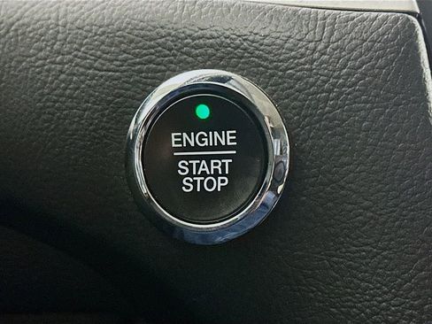 Used 2022 Ford Edge SEL image 27