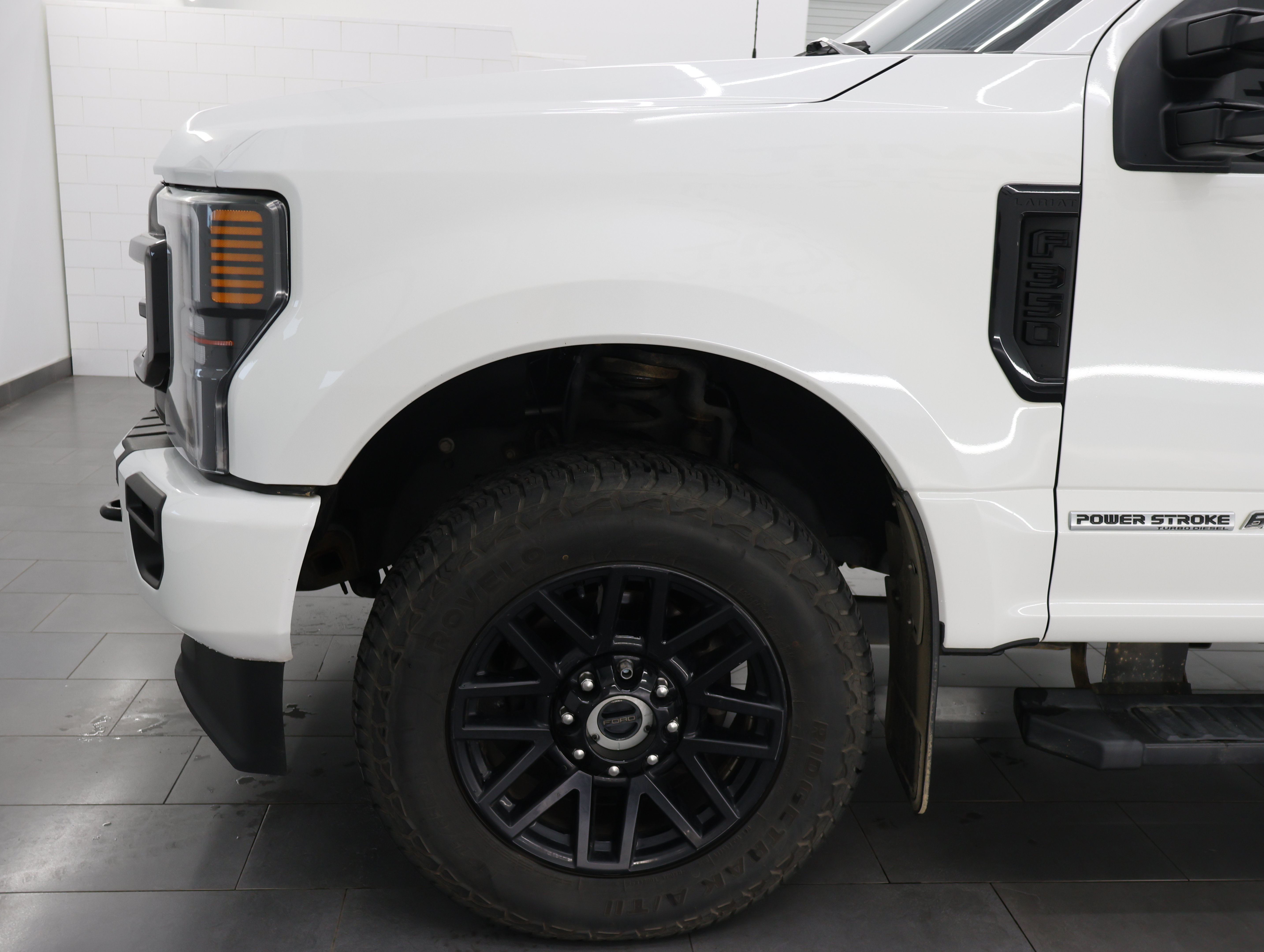 Used 2022 Ford F350 Lariat w/ Black Appearance Package AWD/4WD image 31