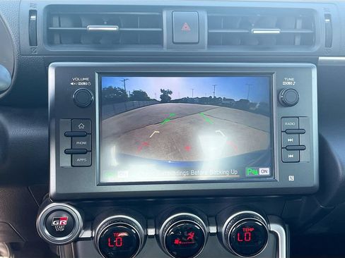 Used 2025 Toyota GR86 w/ ALL Weather Mat Package (TMS) RWD image 13
