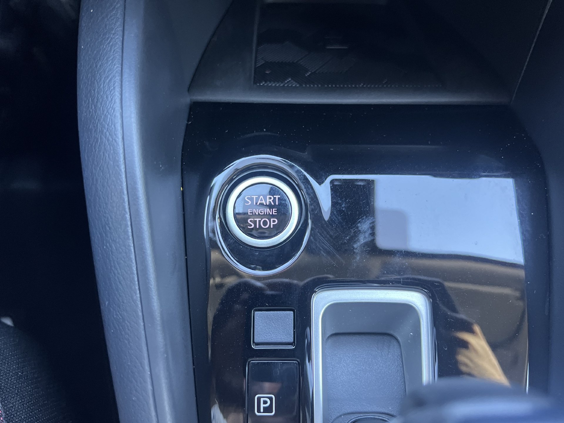 Used 2025 Nissan Versa SR w/ Trunk Package FWD image 6