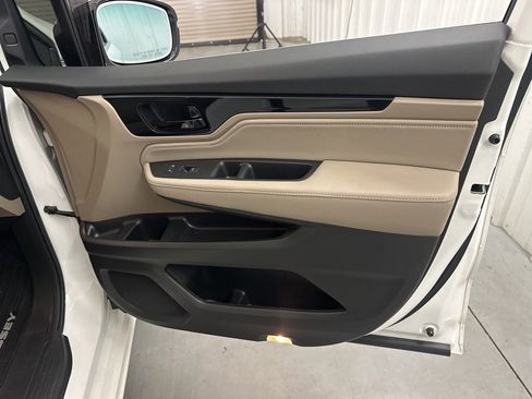 Used 2022 Honda Odyssey Elite image 44
